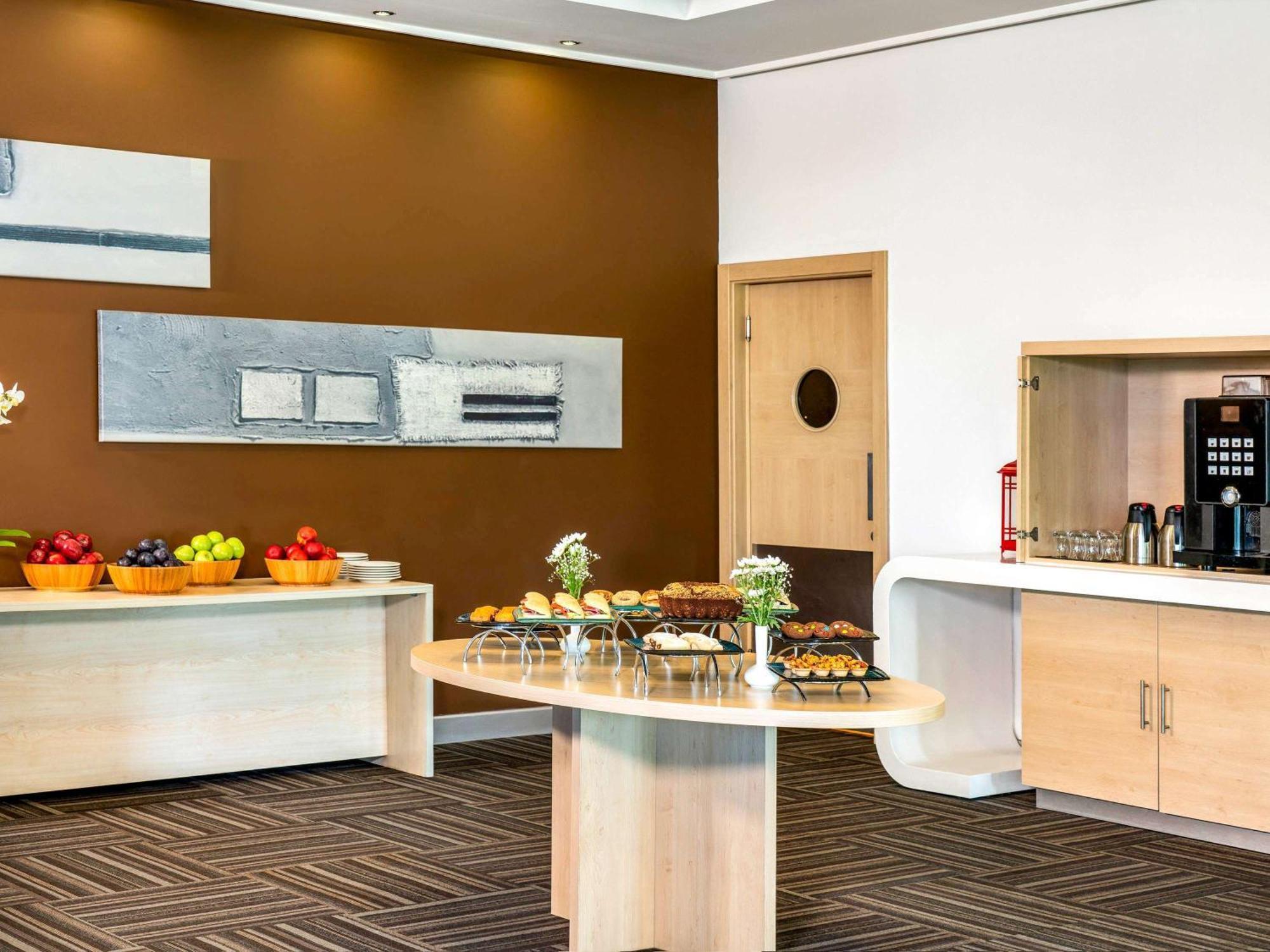 Ibis Adana Hotell Exteriör bild
