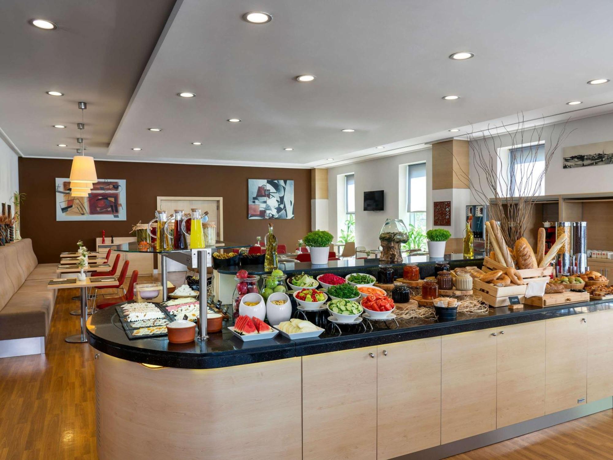 Ibis Adana Hotell Exteriör bild