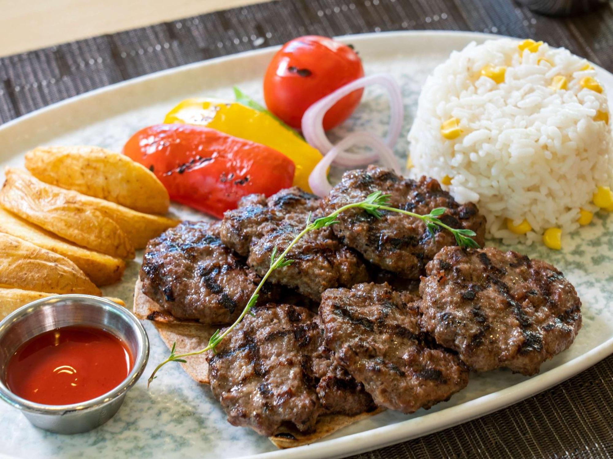 Ibis Adana Hotell Exteriör bild