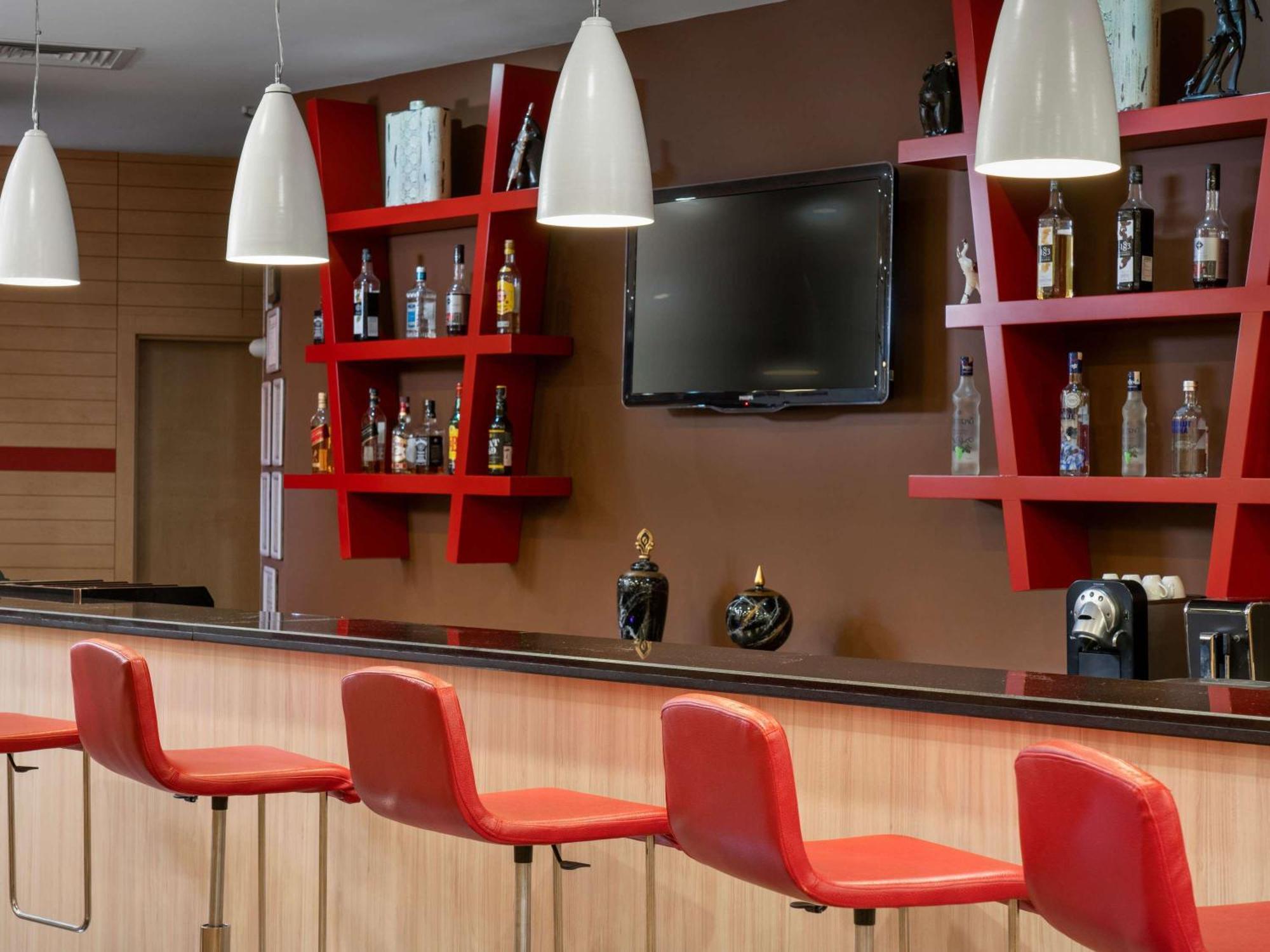 Ibis Adana Hotell Exteriör bild