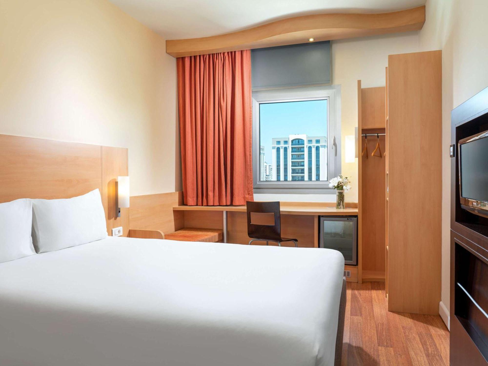 Ibis Adana Hotell Exteriör bild