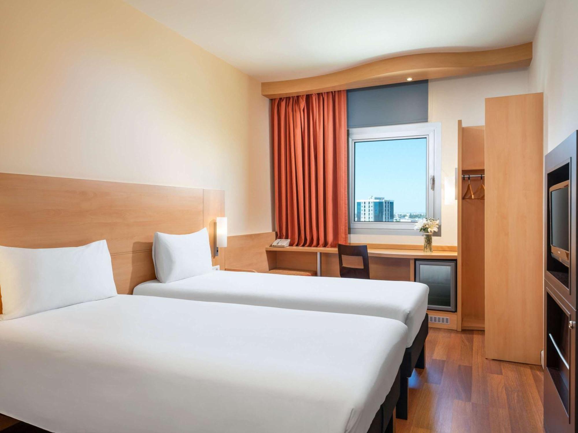 Ibis Adana Hotell Exteriör bild